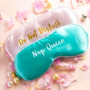 "Nap Queen" Plush & Luxurious Sleep Eye Mask
